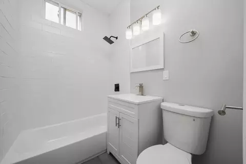 Bath - 4426 S Artesian Ave, Chicago, IL 60632 photo 2 of 2