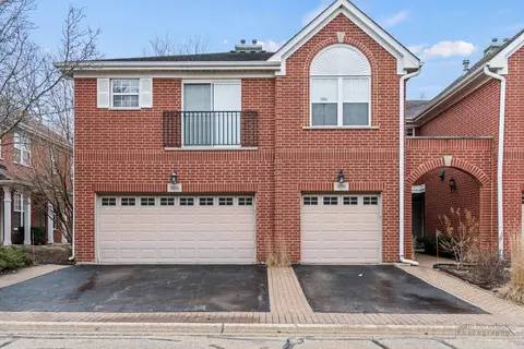 955 Kensington Dr, Northbrook, IL 60062