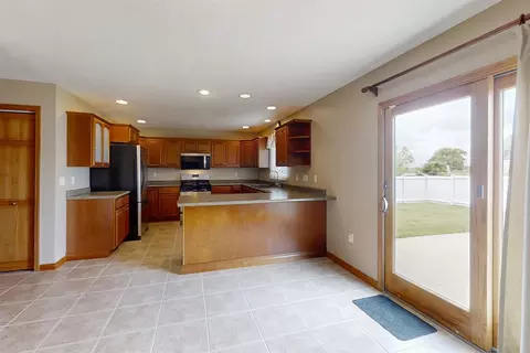 Kitchen - 1900 Saltonstall Dr, Normal, IL 61761 photo 1 of 6