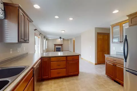 Kitchen - 1900 Saltonstall Dr, Normal, IL 61761 photo 5 of 6