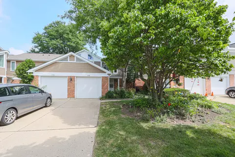 1138 Courtland Dr #14E, Buffalo Grove, IL 60089