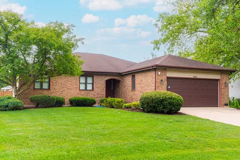 833 Francine Dr, Bartlett, IL 60103 photo 2
