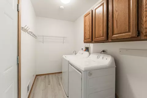 833 Francine Dr, Bartlett, IL 60103 photo 17