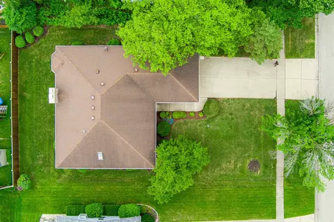 833 Francine Dr, Bartlett, IL 60103 photo 4