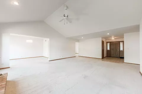 833 Francine Dr, Bartlett, IL 60103 photo 10
