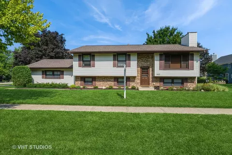 443 Merrill Ln, Grayslake, IL 60030