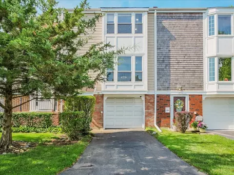 1968 Holbrook Ln, Hoffman Estates, IL 60169