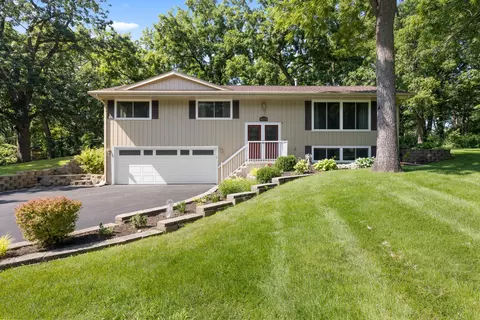 5378 Yellowstone Dr, Rockford, IL 61109