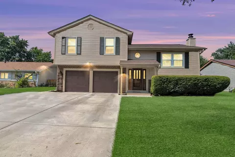 676 Niagara Dr, Bolingbrook, IL 60440