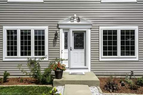 Exterior - 2004 Pine Dr, Mchenry, IL 60051 photo 2 of 8