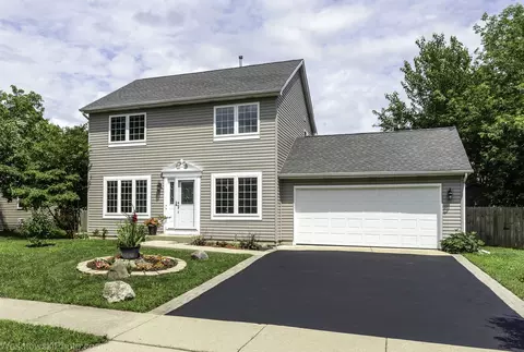 2004 Pine Dr, Mchenry, IL 60051