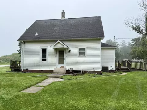 106 N Olive St, Royal, IL 61871