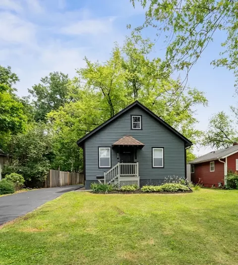 526 S Calumet Ave, Aurora, IL 60506
