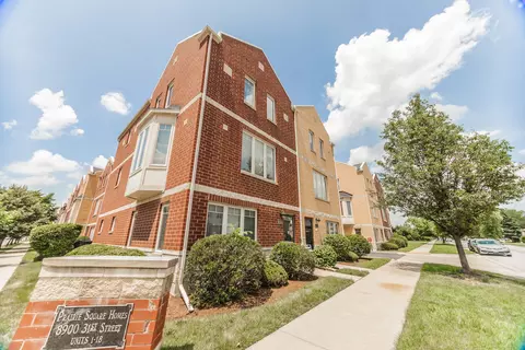 8900 31 St #10, Brookfield, IL 60513