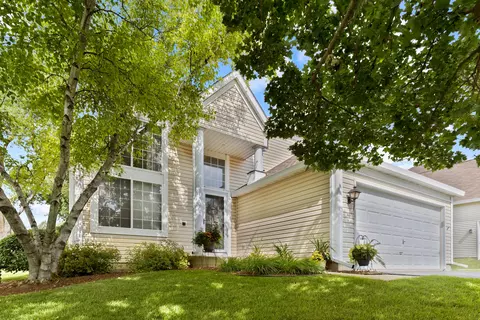 410 Briarwood Ln, Algonquin, IL 60102