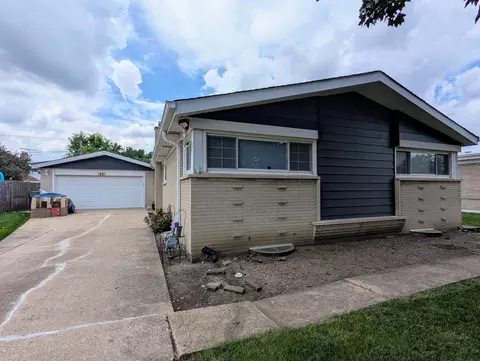 42 Fernwood Dr, Glenview, IL 60025