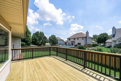 Exterior - 25301 Sunderlin Rd, Plainfield, IL 60585 photo 2 of 6