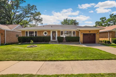 7444 Kildare Ave, Skokie, IL 60076