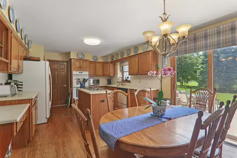 Kitchen - 3581 Persimmon Dr, Algonquin, IL 60102 photo 2 of 5
