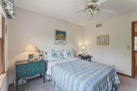 Bedroom - 3581 Persimmon Dr, Algonquin, IL 60102 photo 5 of 10