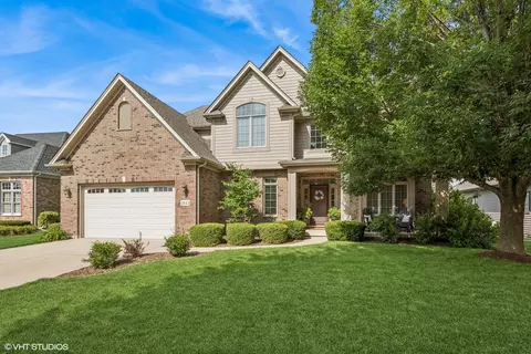 1042 Oak St, Sugar Grove, IL 60554