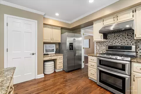 1347 Deep Run Rd, Naperville, IL 60540 photo 10