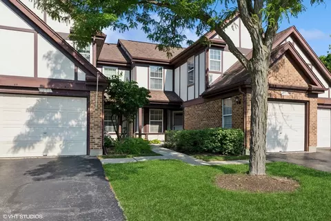 1222 Wellington Ct #1222, Buffalo Grove, IL 60089