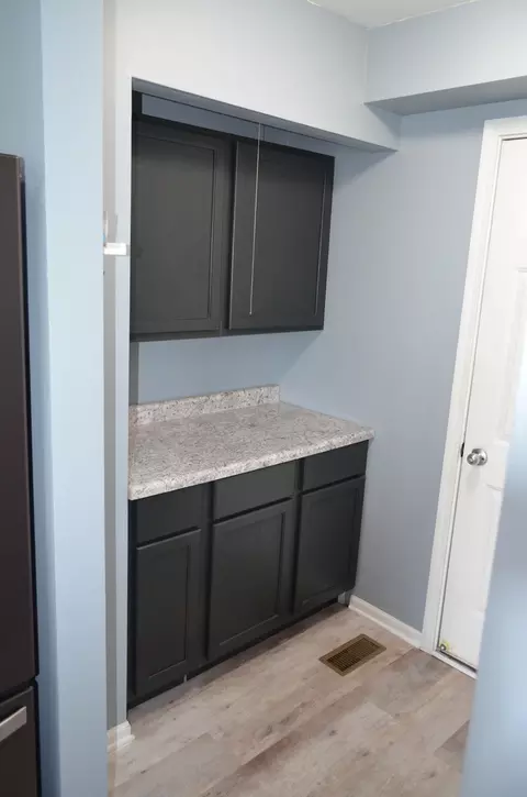 Kitchen - 538 Prairie View Dr, Minooka, IL 60447 photo 2 of 2