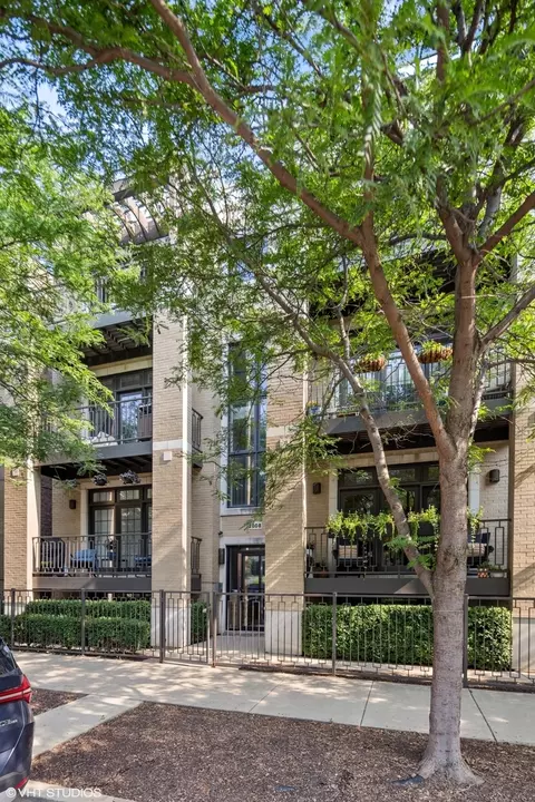 2008 W Erie St #3W, Chicago, IL 60612
