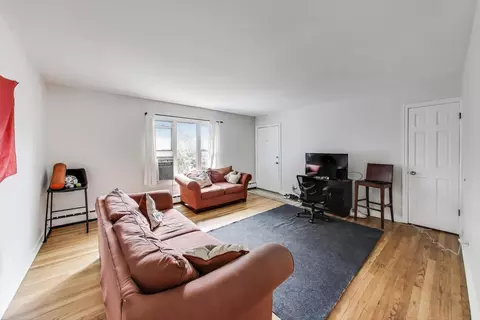 Living - 1555 Monroe Ave #2, River Forest, IL 60305 photo 1 of 1