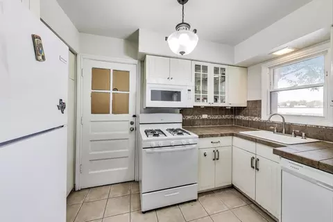 Kitchen - 1555 Monroe Ave #2, River Forest, IL 60305 photo 3 of 3