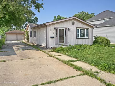 329 5th St, Downers Grove, IL 60515