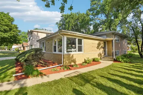 3935 W Jarvis Ave, Lincolnwood, IL 60712