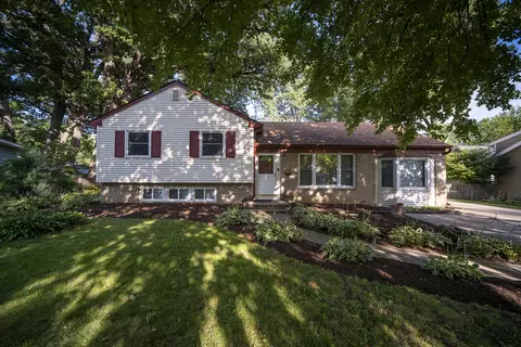 47 Briarcliff Rd, Montgomery, IL 60538