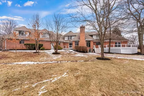 18421 W Wood Hollow Ln, Libertyville, IL 60048