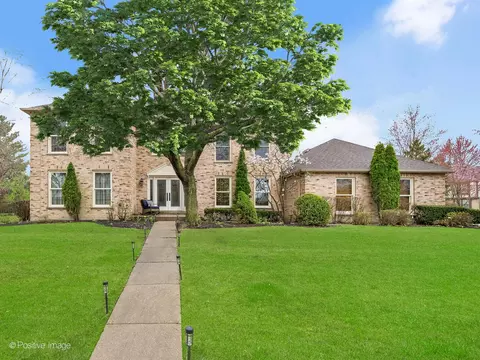 1000 Surrey Ln, Itasca, IL 60143