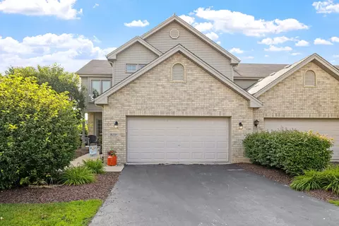 18201 Newcastle Ct, Tinley Park, IL 60487