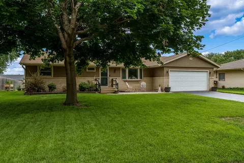1136 Jackson St, Pecatonica, IL 61063