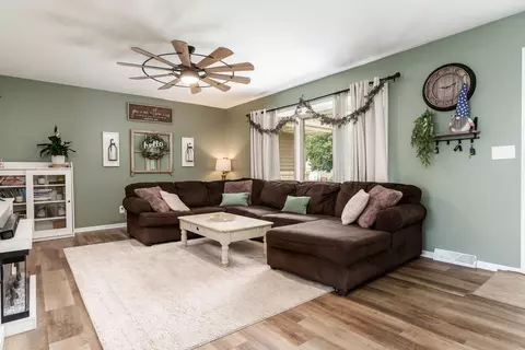 1136 Jackson St, Pecatonica, IL 61063 photo 14