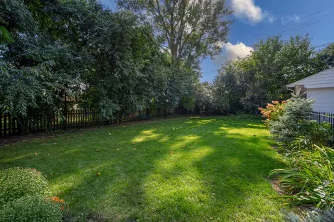 Exterior - 630 Hermitage Dr, Deerfield, IL 60015 photo 2 of 2