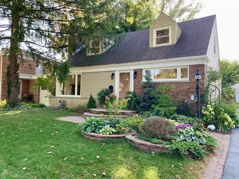 630 Hermitage Dr, Deerfield, IL 60015