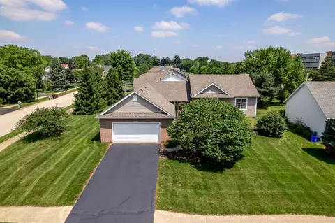 6934 Hedge Cliff Ct, Rockford, IL 61114