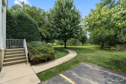 Exterior - 2321 Twilight Dr, Aurora, IL 60503 photo 2 of 2