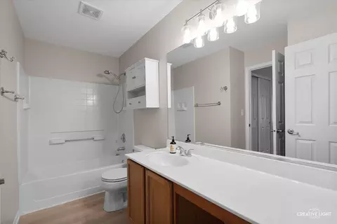 Bath - 2321 Twilight Dr, Aurora, IL 60503 photo 2 of 2