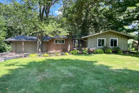 17 Timberlake Rd, Bloomington, IL 61704
