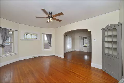 Living - 2721 6th St, Peru, IL 61354 photo 2 of 3