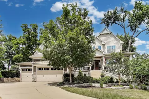 562 Summerdale Ave, Glen Ellyn, IL 60137