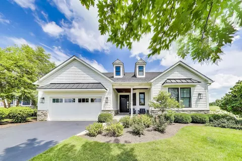1109 Rebecca Ct, Libertyville, IL 60048
