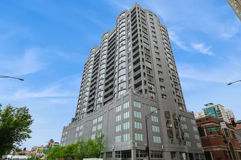 600 N Dearborn St #1307, Chicago, IL 60654