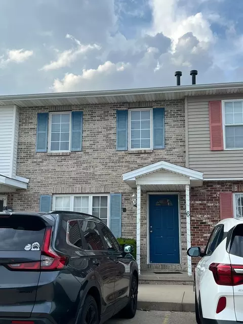 1 Andy Ct #6, Bloomington, IL 61704